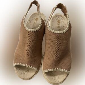 BZEES women’s wedge slingback sandals size 8M